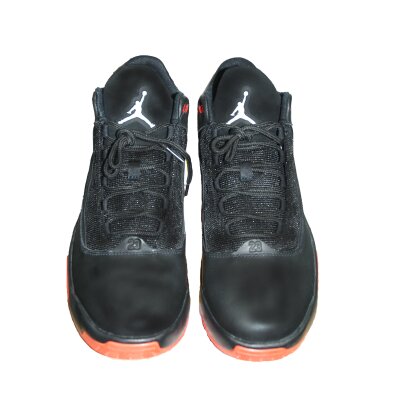 Nike Herren Sneaker Jordan Max Aura 2 black/white-chile red