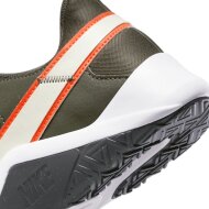 Nike Herren Sneaker Nike Legend Essential 2 cargo khaki/light bone-safety orange